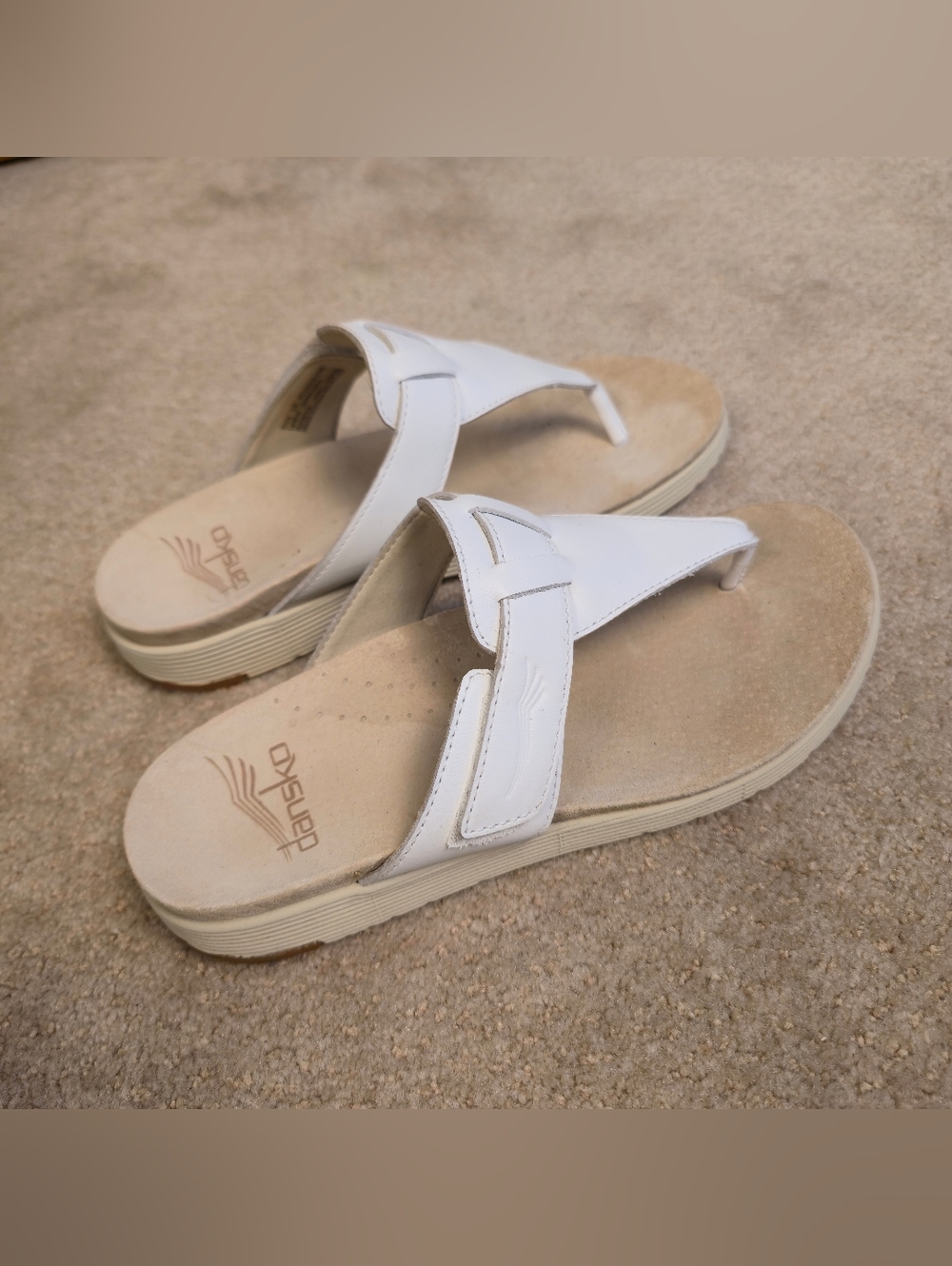 Dansko Sandals Cece Pearl T-Strap Gray Leather Round Open Toe Casual Size 38